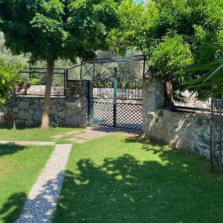 Apartamento Icmeler'de Orman Manzarali Havuzlu Denize 700m Ters Dublex Muğla