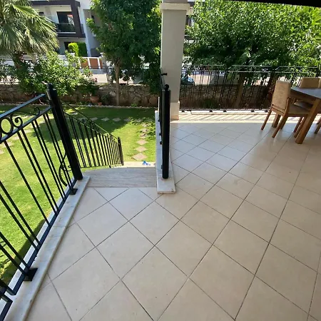 Icmeler'de Orman Manzarali Havuzlu Denize 700m Ters Dublex Apartamento Muğla